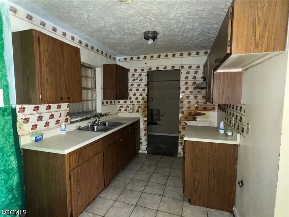 W El Paso Avenue Clewiston, FL 33440