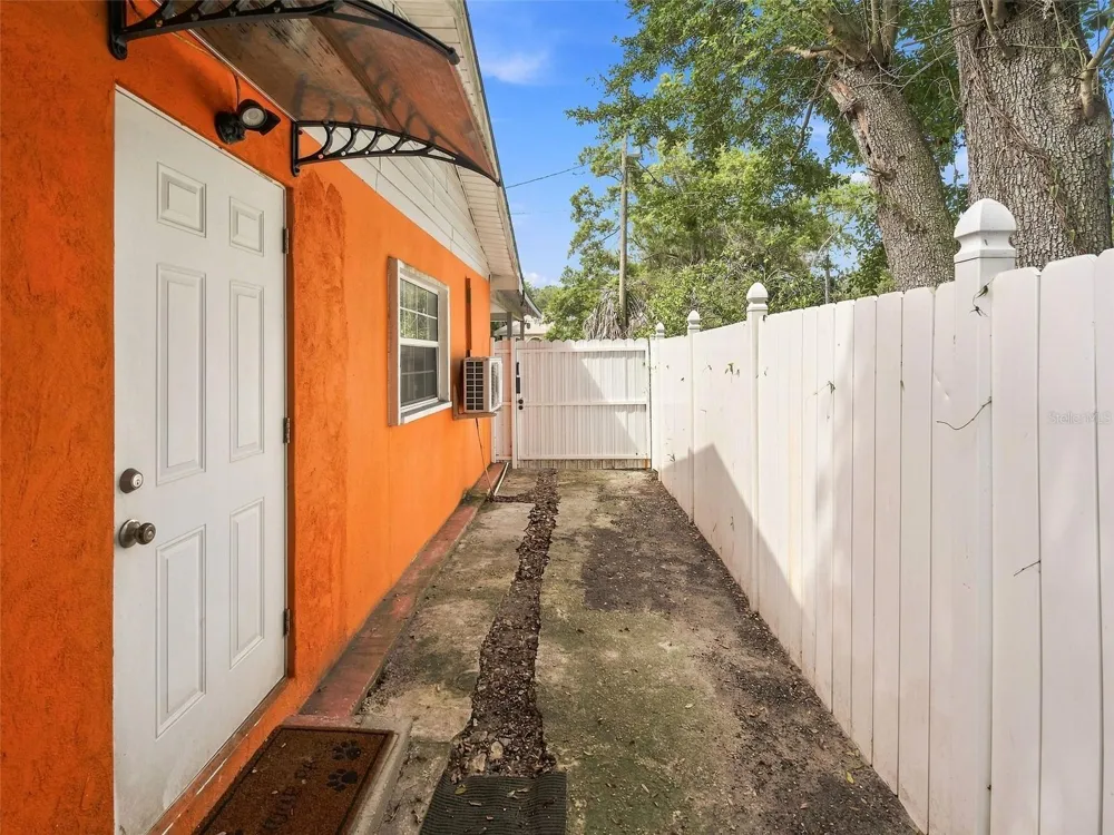 6819 32ND AVENUE S Tampa, FL 33619