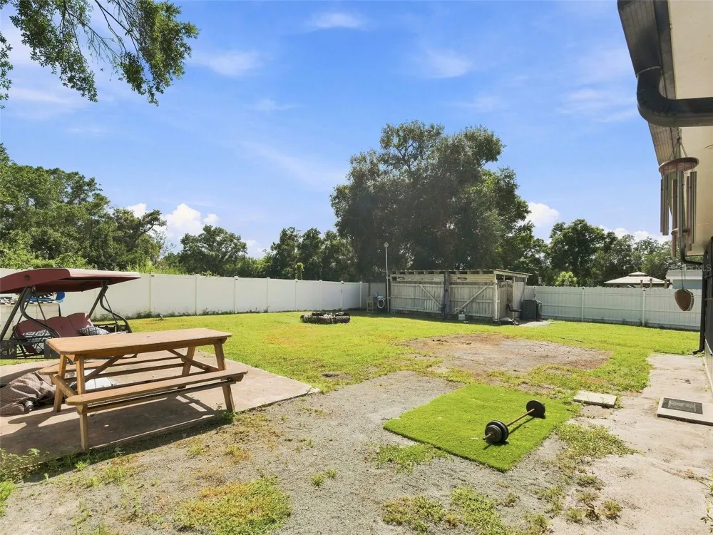 6819 32ND AVENUE S Tampa, FL 33619