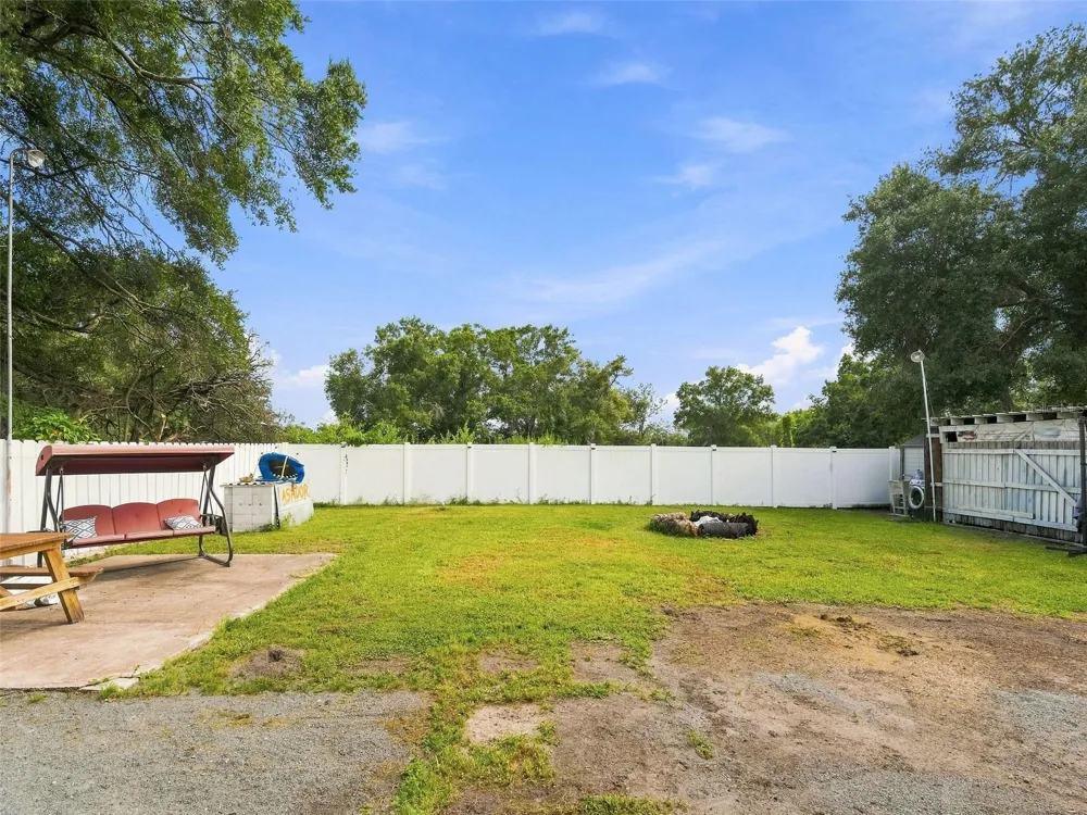 6819 32ND AVENUE S Tampa, FL 33619