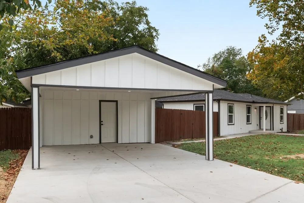 307 4th Street Crandall, TX 75114