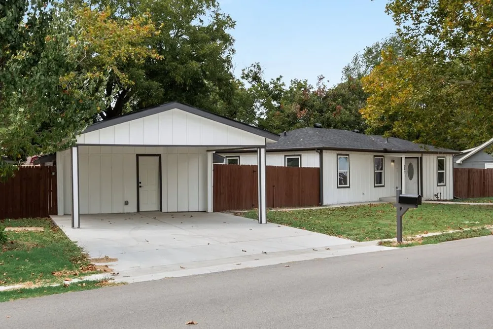 307 4th Street Crandall, TX 75114