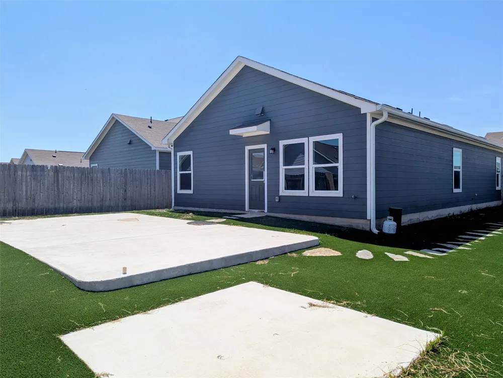 1112 Minnow Lane Bastrop, TX 78602