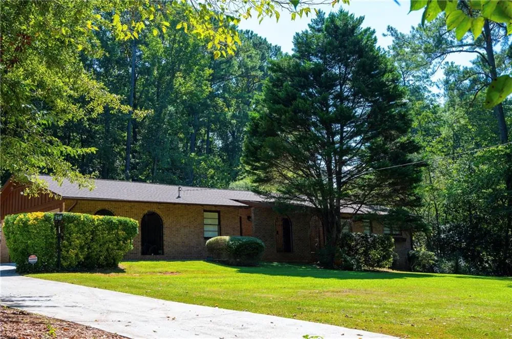 5428 Smoke Rise Drive Stone Mountain, GA 30087