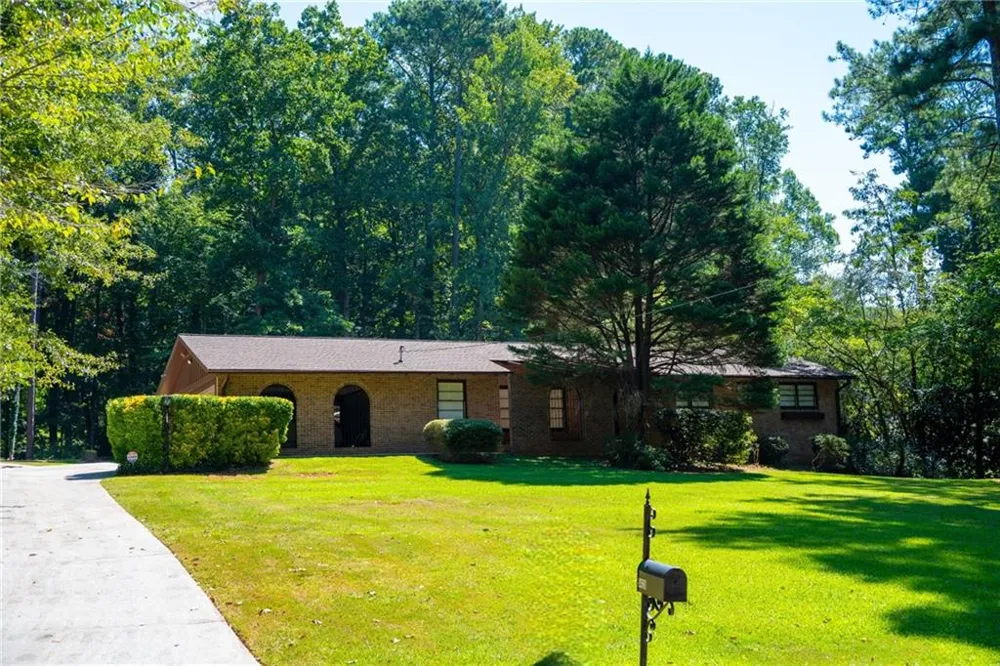 5428 Smoke Rise Drive Stone Mountain, GA 30087