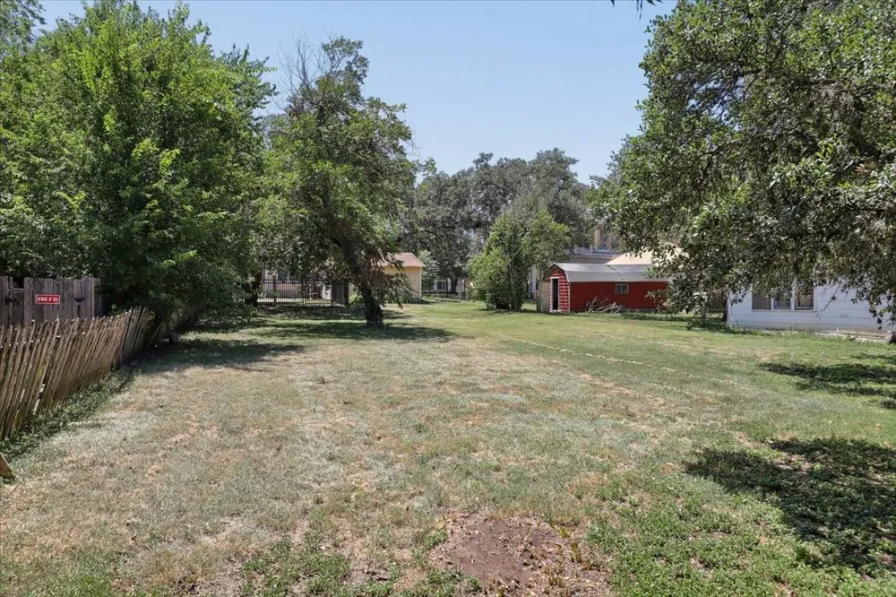 514 S Main Street Lockhart, TX 78644