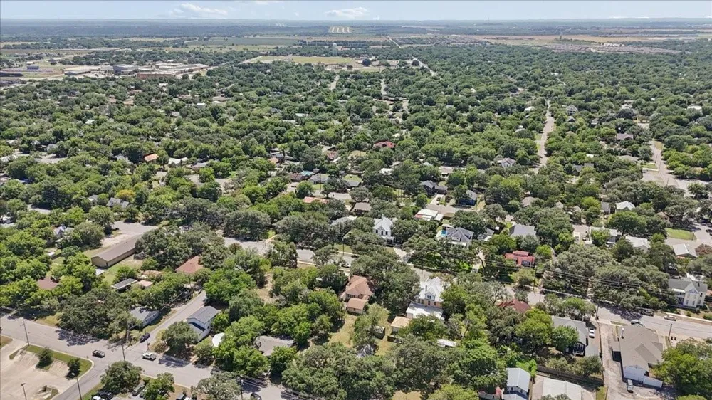 514 S Main Street Lockhart, TX 78644