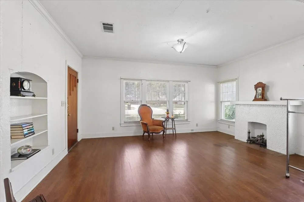 514 S Main Street Lockhart, TX 78644