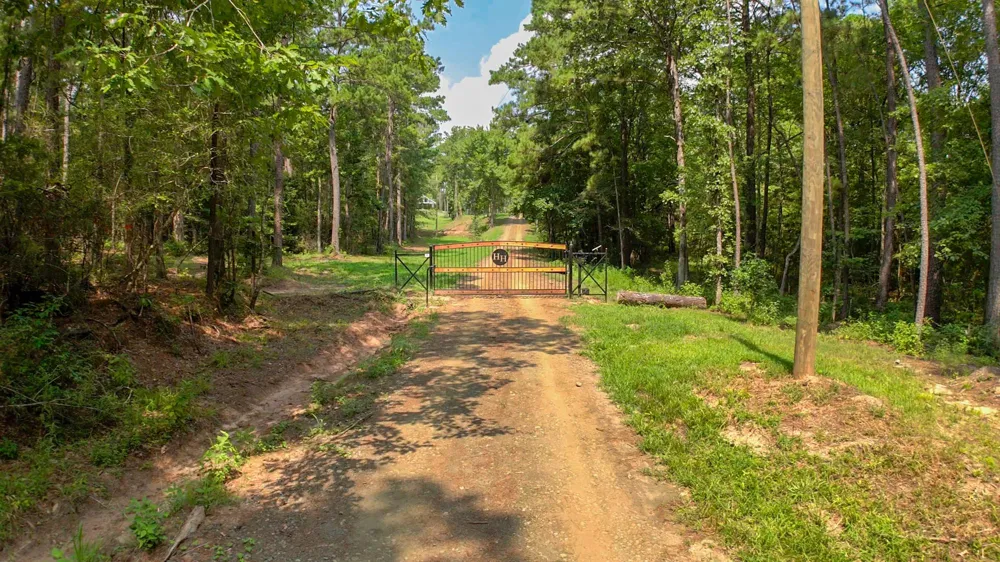 2231 Cr 3550 Woodville, TX 75979