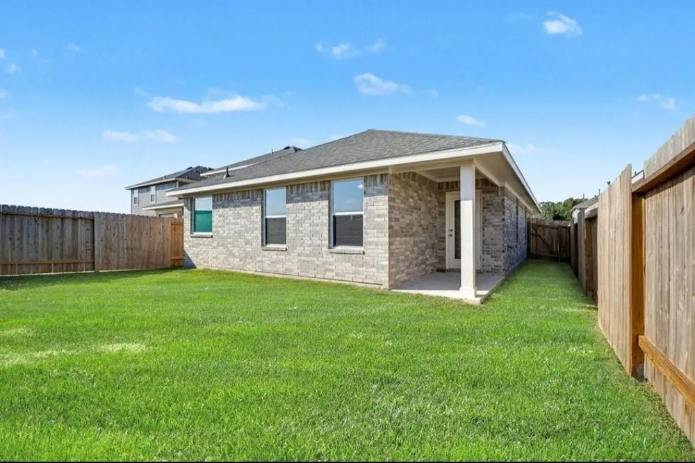 4326 W Bayou Maison Circle Dickinson, TX 77539