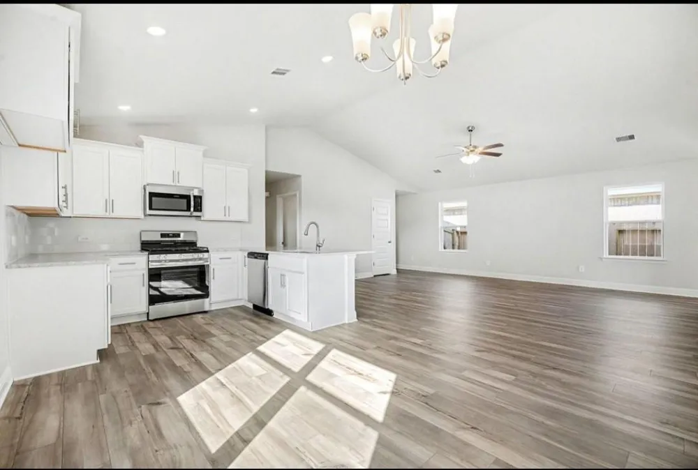 4326 W Bayou Maison Circle Dickinson, TX 77539