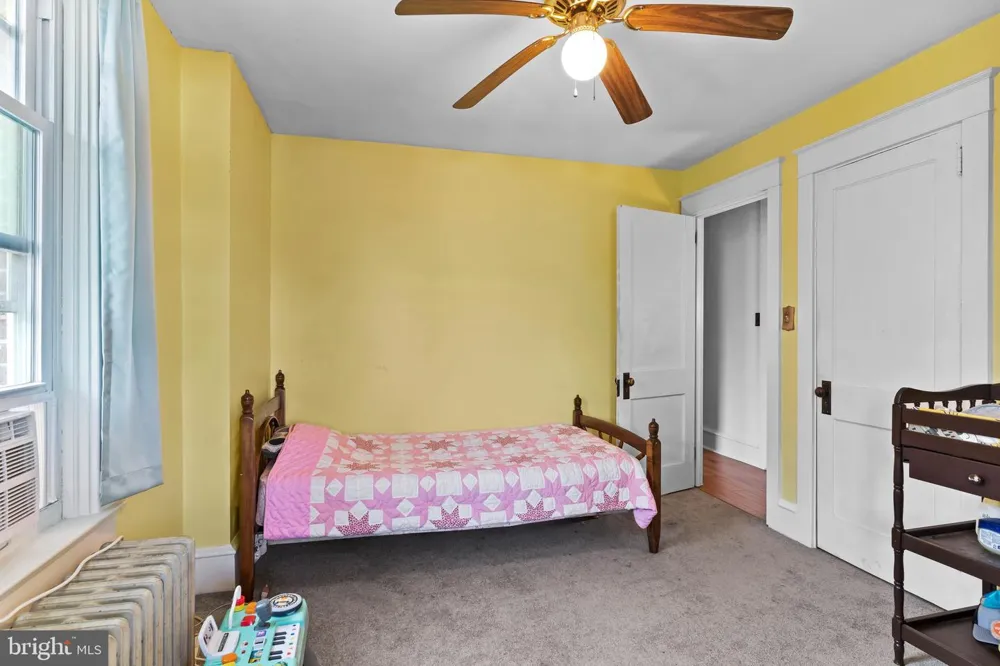 19 S CUSTER AVENUE New Holland, PA 17557