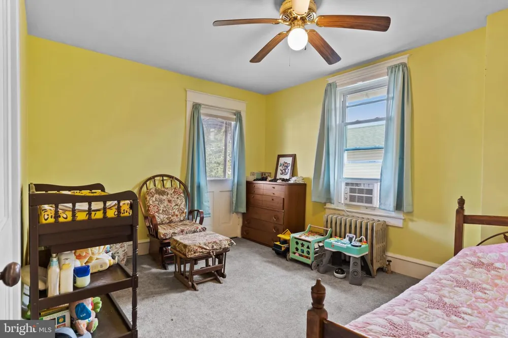19 S CUSTER AVENUE New Holland, PA 17557