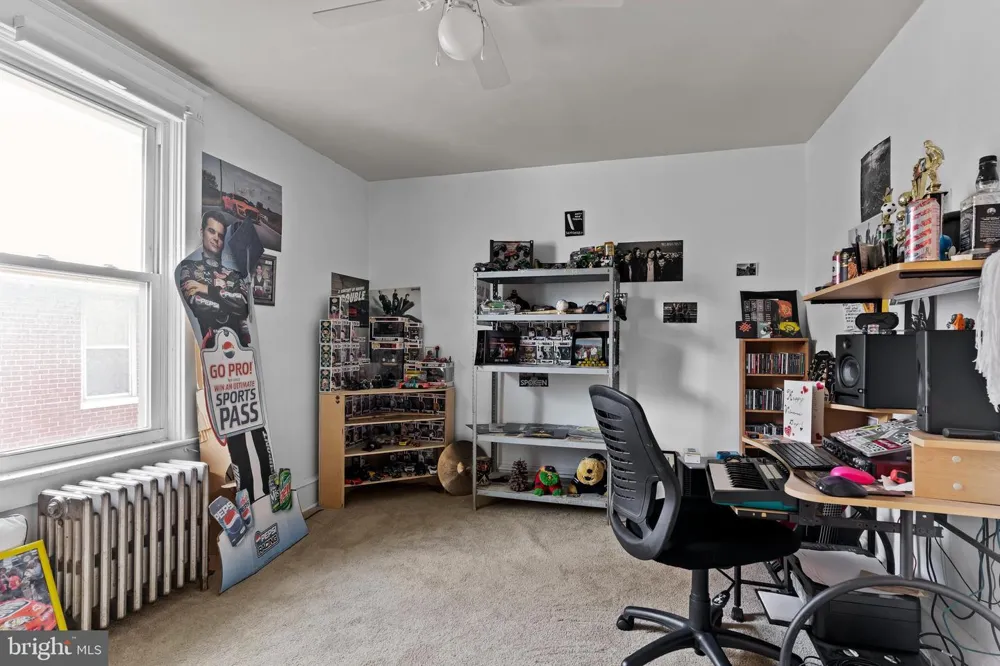 19 S CUSTER AVENUE New Holland, PA 17557