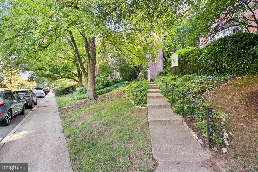 3415 VALLEY DRIVE Alexandria, VA 22302