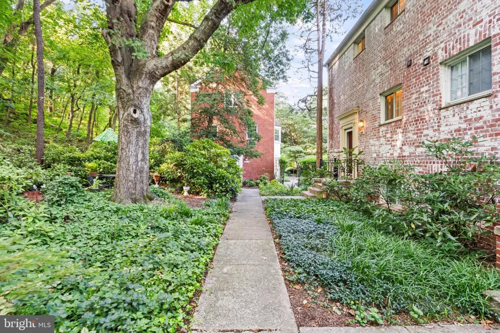 3415 VALLEY DRIVE Alexandria, VA 22302