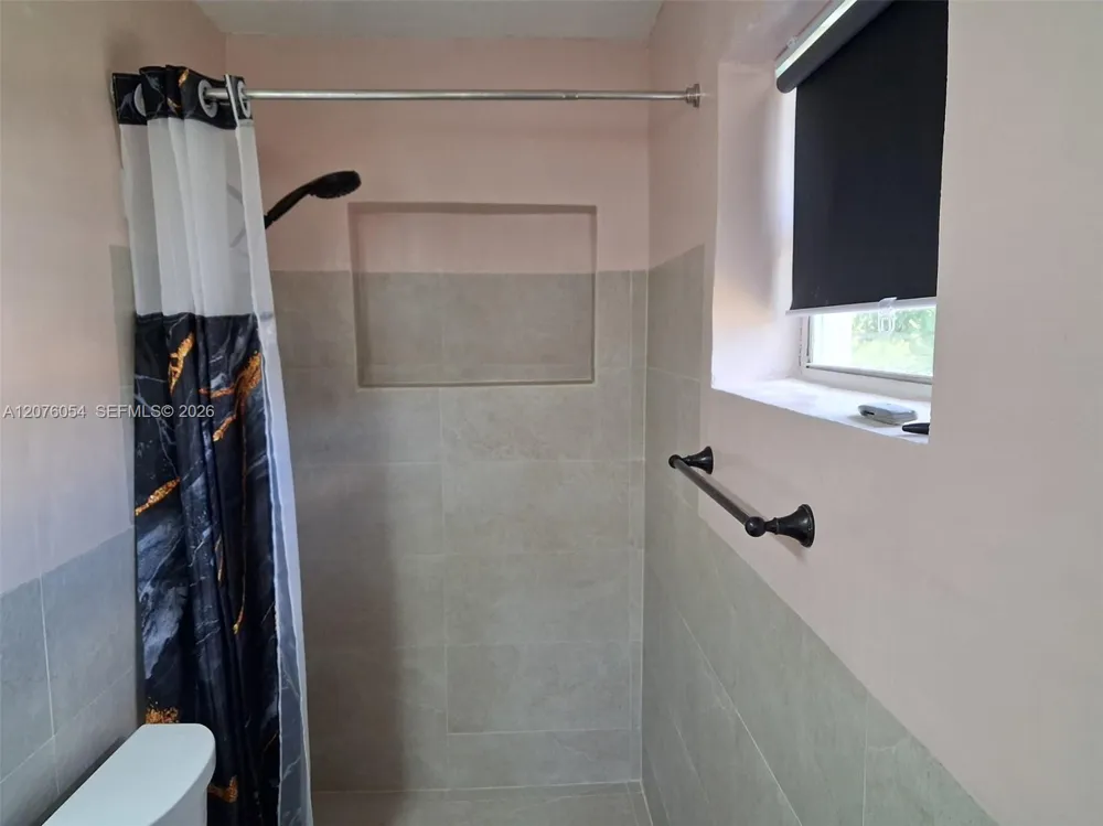 6359 SW 2nd St Margate, FL 33068
