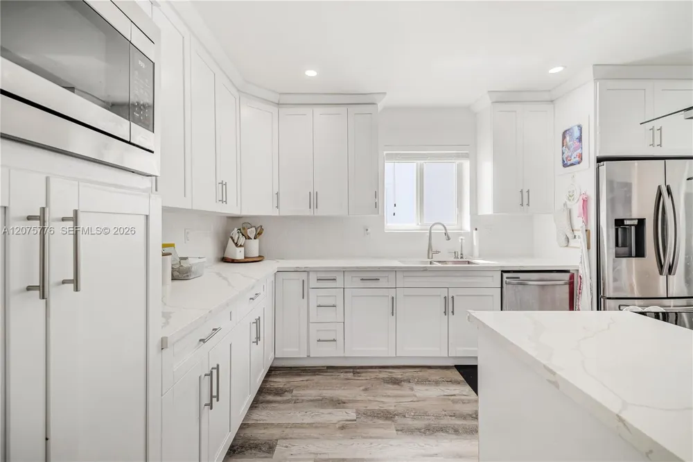 2801 NW 6th St Miami, FL 33125