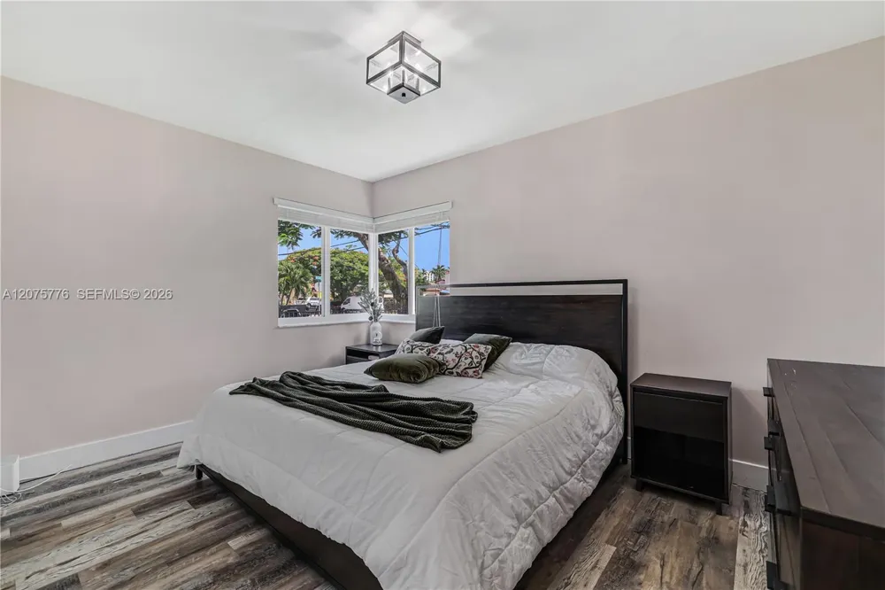 2801 NW 6th St Miami, FL 33125