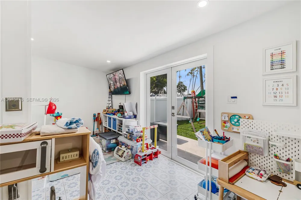 2801 NW 6th St Miami, FL 33125