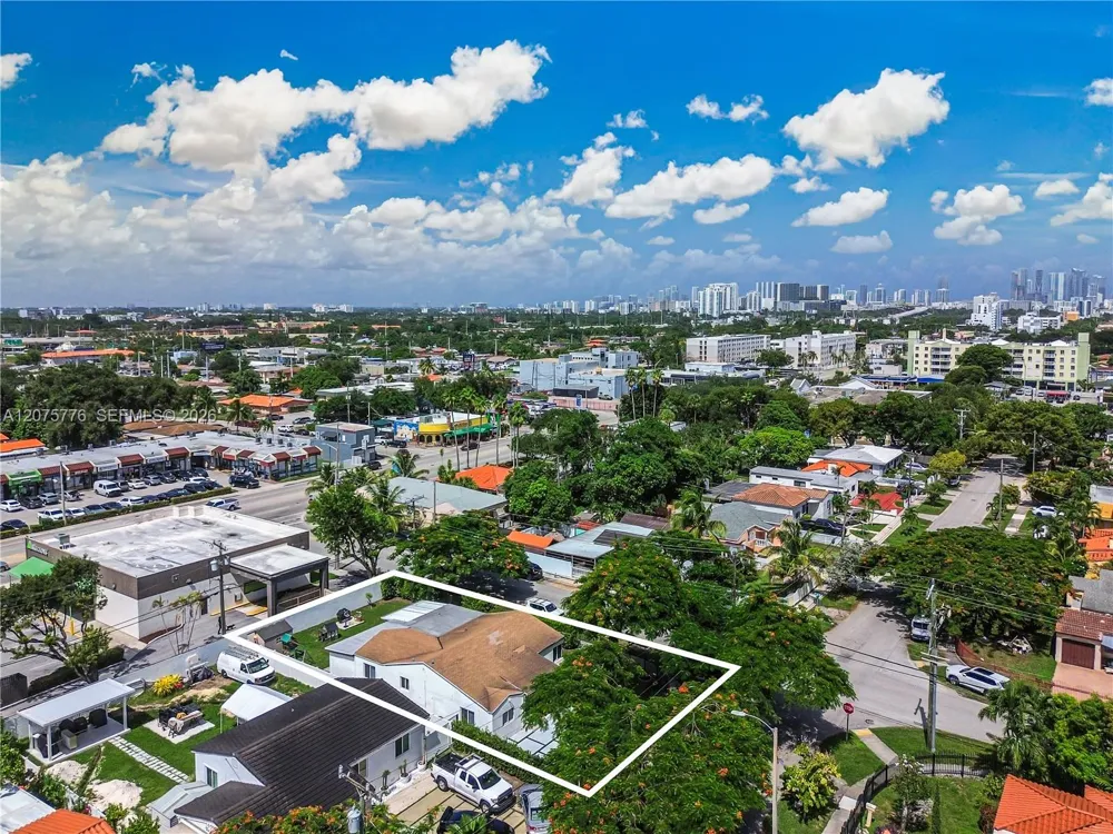 2801 NW 6th St Miami, FL 33125