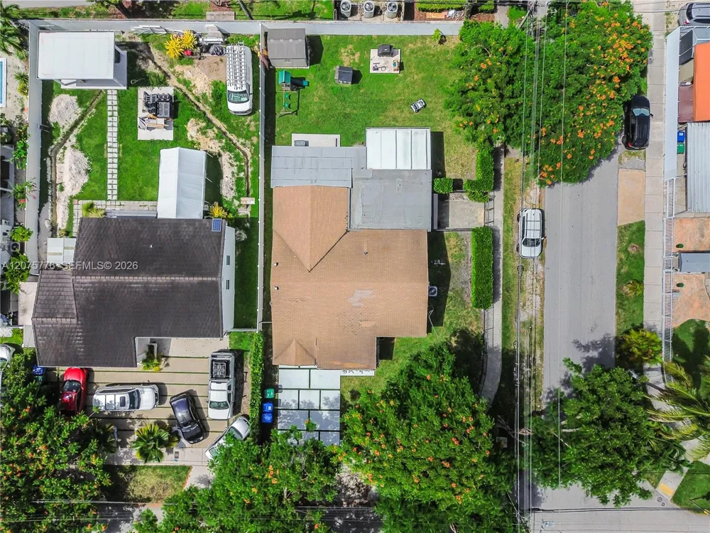 2801 NW 6th St Miami, FL 33125