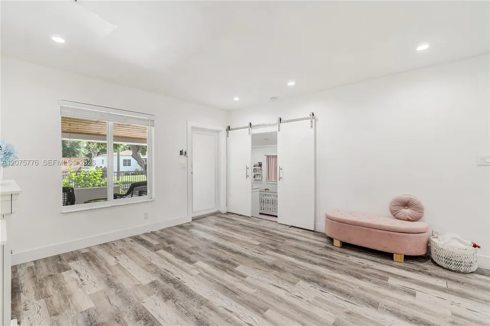 2801 NW 6th St Miami, FL 33125