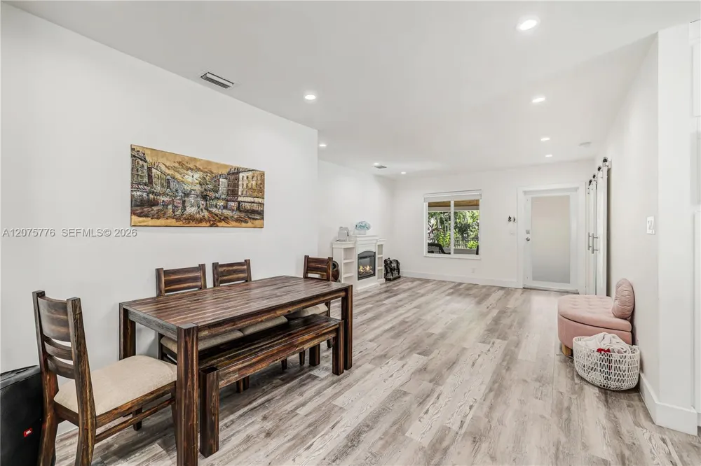 2801 NW 6th St Miami, FL 33125