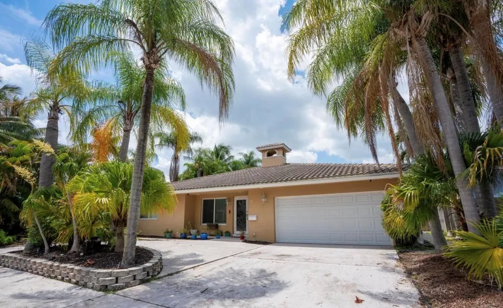 17 SE 8TH TERRACE Deerfield Beach, FL 33441