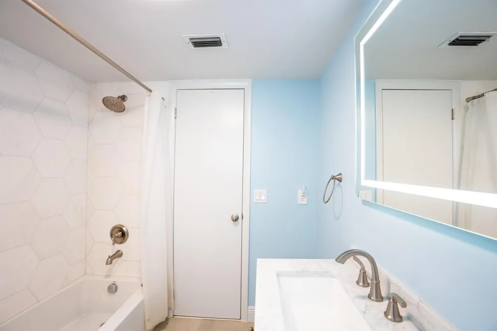 17 SE 8TH TERRACE Deerfield Beach, FL 33441