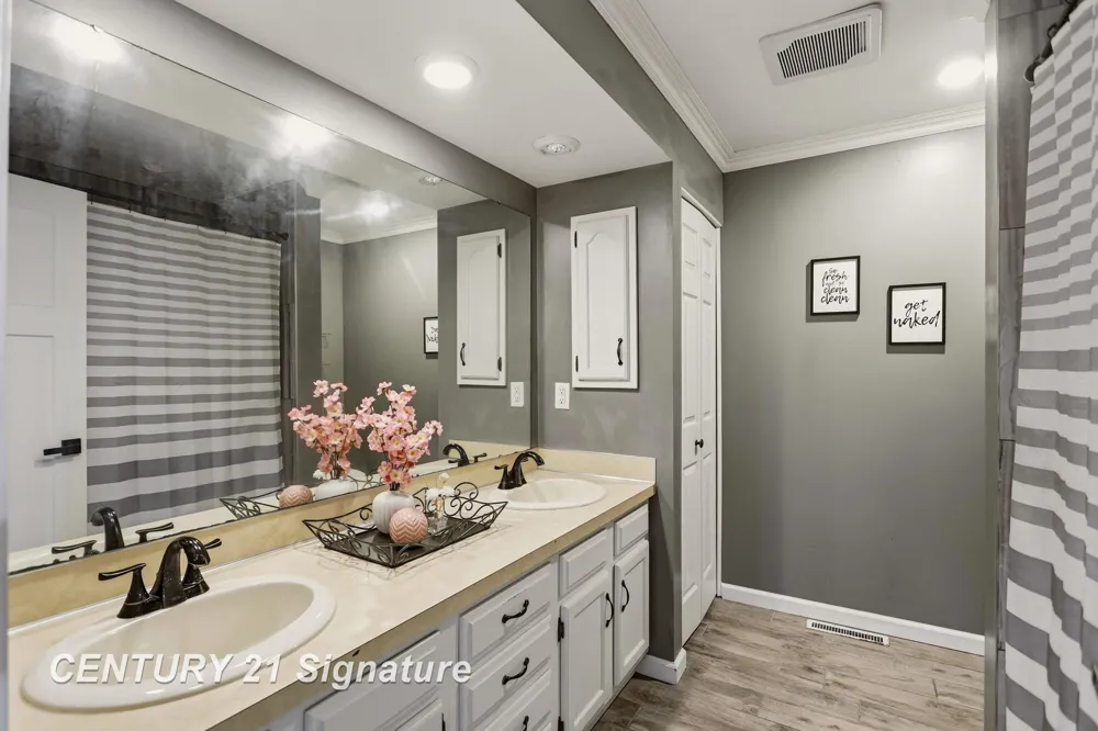 4657 Dogwood Lane Saginaw Charter Township, MI 48603