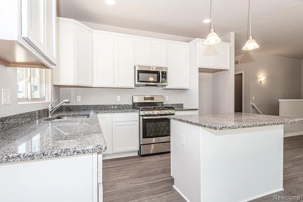1 Oak    ( Ranch) Street Grand Blanc Charter Township, MI 48439