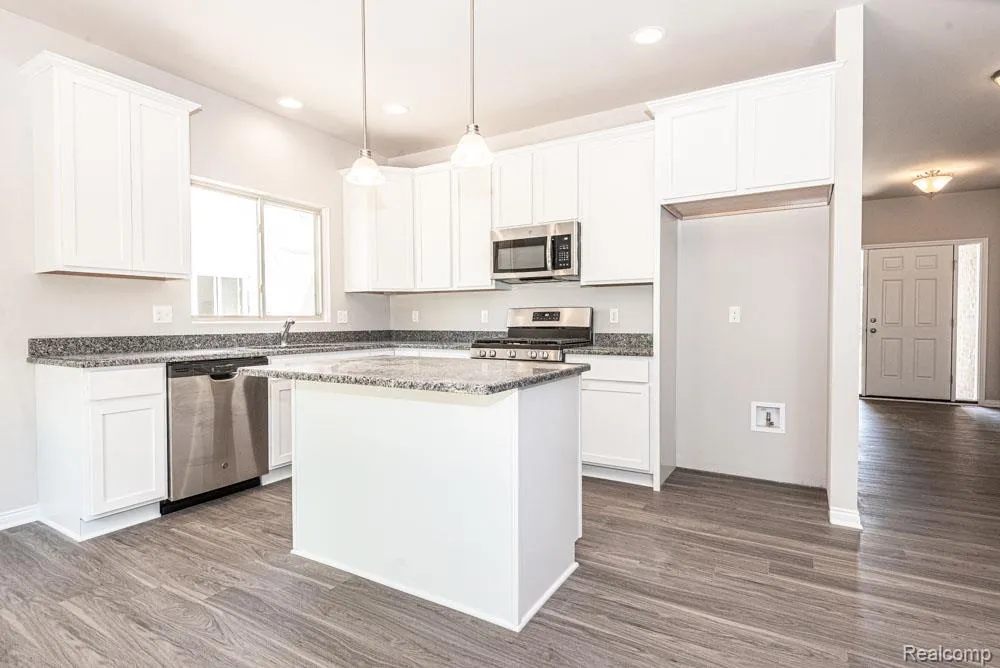 1 Oak    ( Ranch) Street Grand Blanc Charter Township, MI 48439