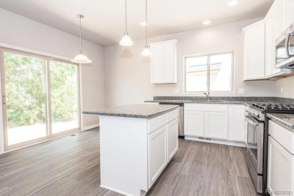 1 Oak    ( Ranch) Street Grand Blanc Charter Township, MI 48439