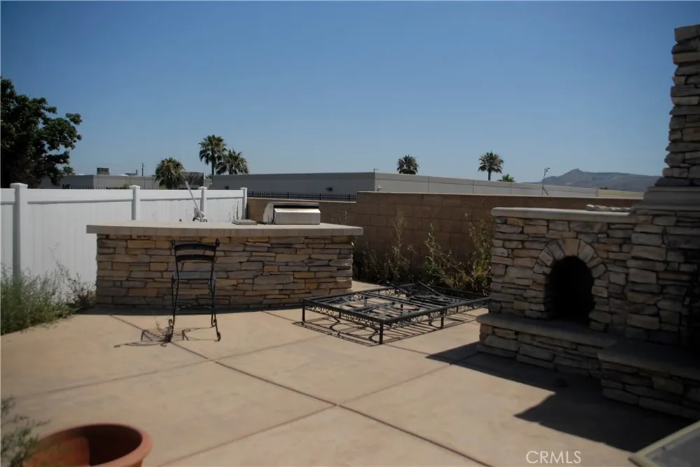 2007 Aberdeen Drive Corona, CA 92881