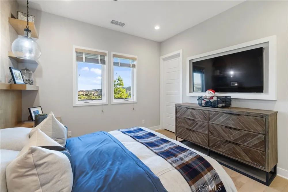 12401 Ridge Line Gate Court Porter Ranch, CA 91326