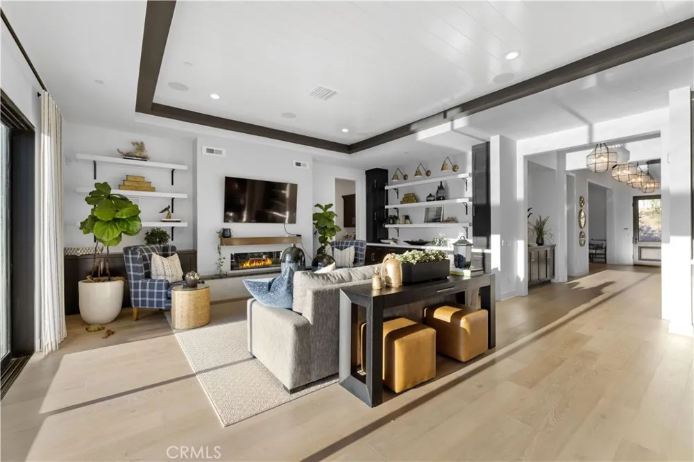 12401 Ridge Line Gate Court Porter Ranch, CA 91326