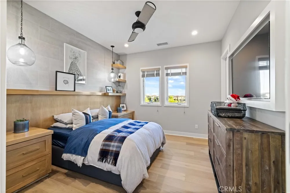 12401 Ridge Line Gate Court Porter Ranch, CA 91326