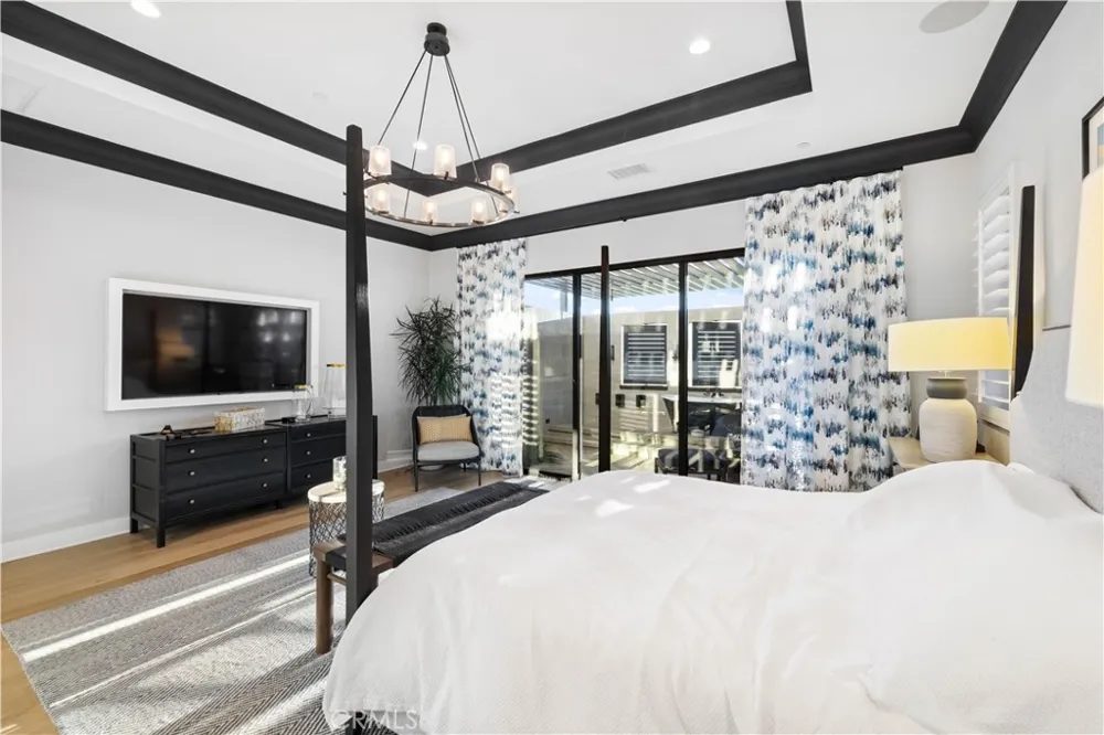 12401 Ridge Line Gate Court Porter Ranch, CA 91326