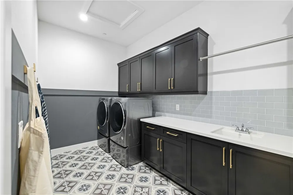 12401 Ridge Line Gate Court Porter Ranch, CA 91326