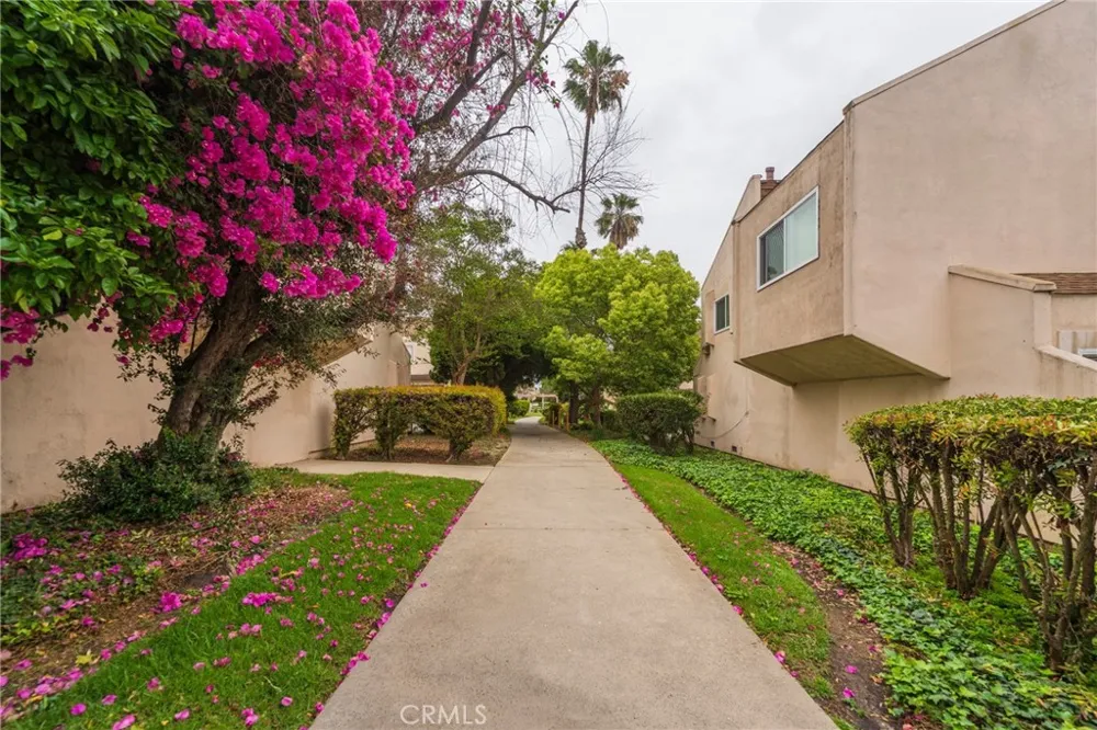 16710 Orange Ave. #A1 Paramount, CA 90723