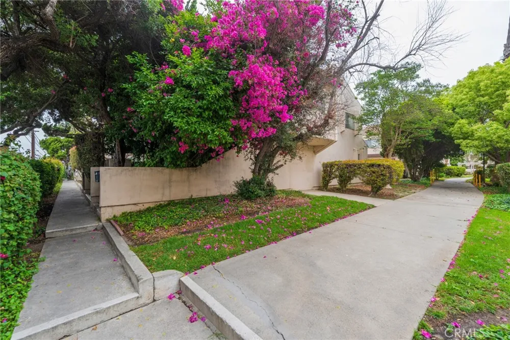 16710 Orange Ave. #A1 Paramount, CA 90723