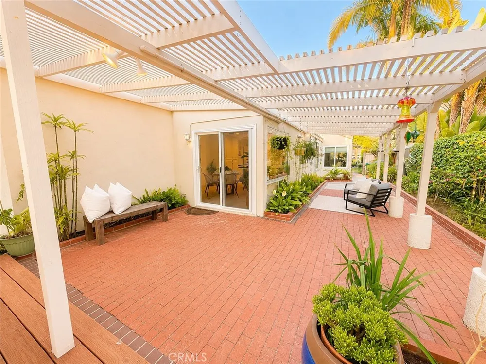 42 Almond Tree Ln Irvine, CA 92612