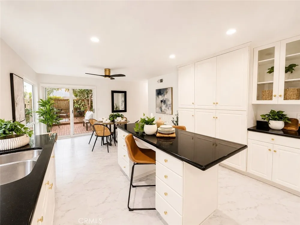 42 Almond Tree Ln Irvine, CA 92612