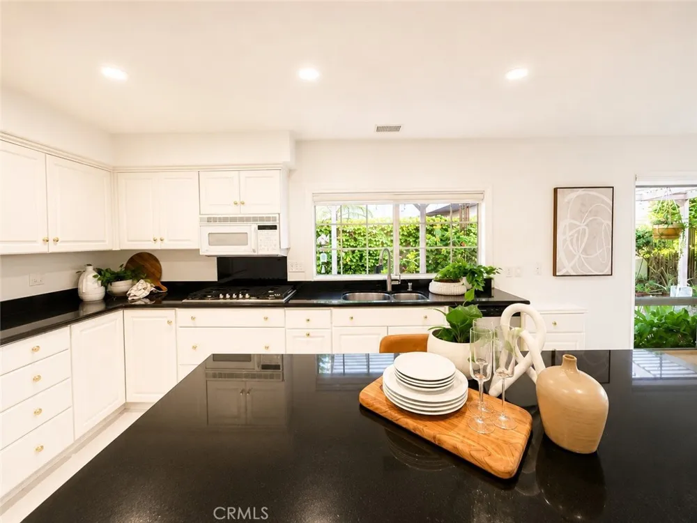 42 Almond Tree Ln Irvine, CA 92612