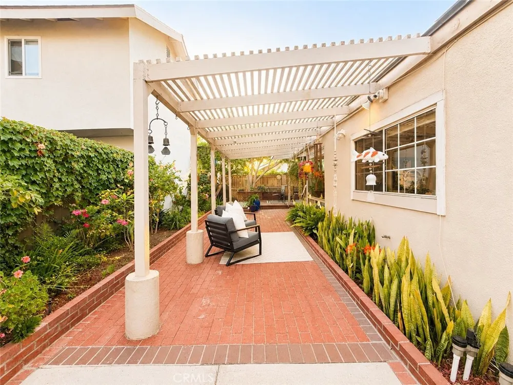 42 Almond Tree Ln Irvine, CA 92612