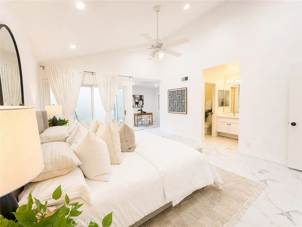 42 Almond Tree Ln Irvine, CA 92612