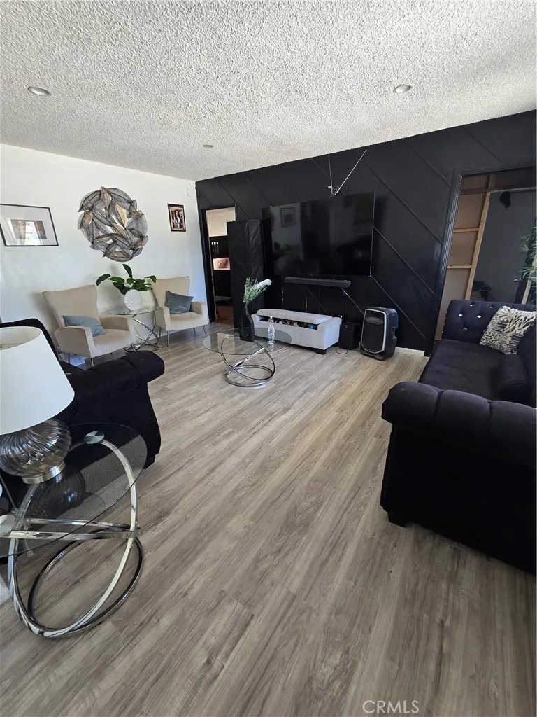 1275 Hardt San Bernardino, CA 92408