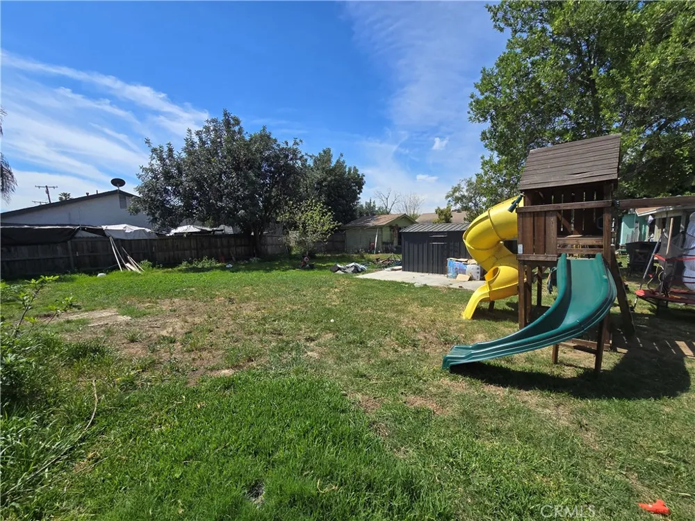 1275 Hardt San Bernardino, CA 92408