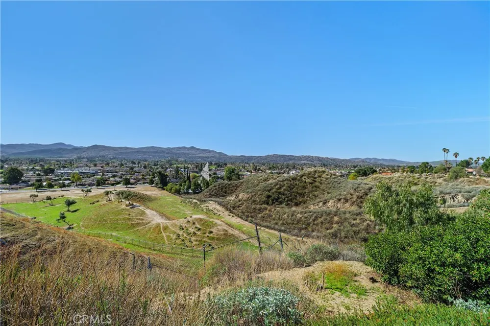 300 Anderson Hemet, CA 92544